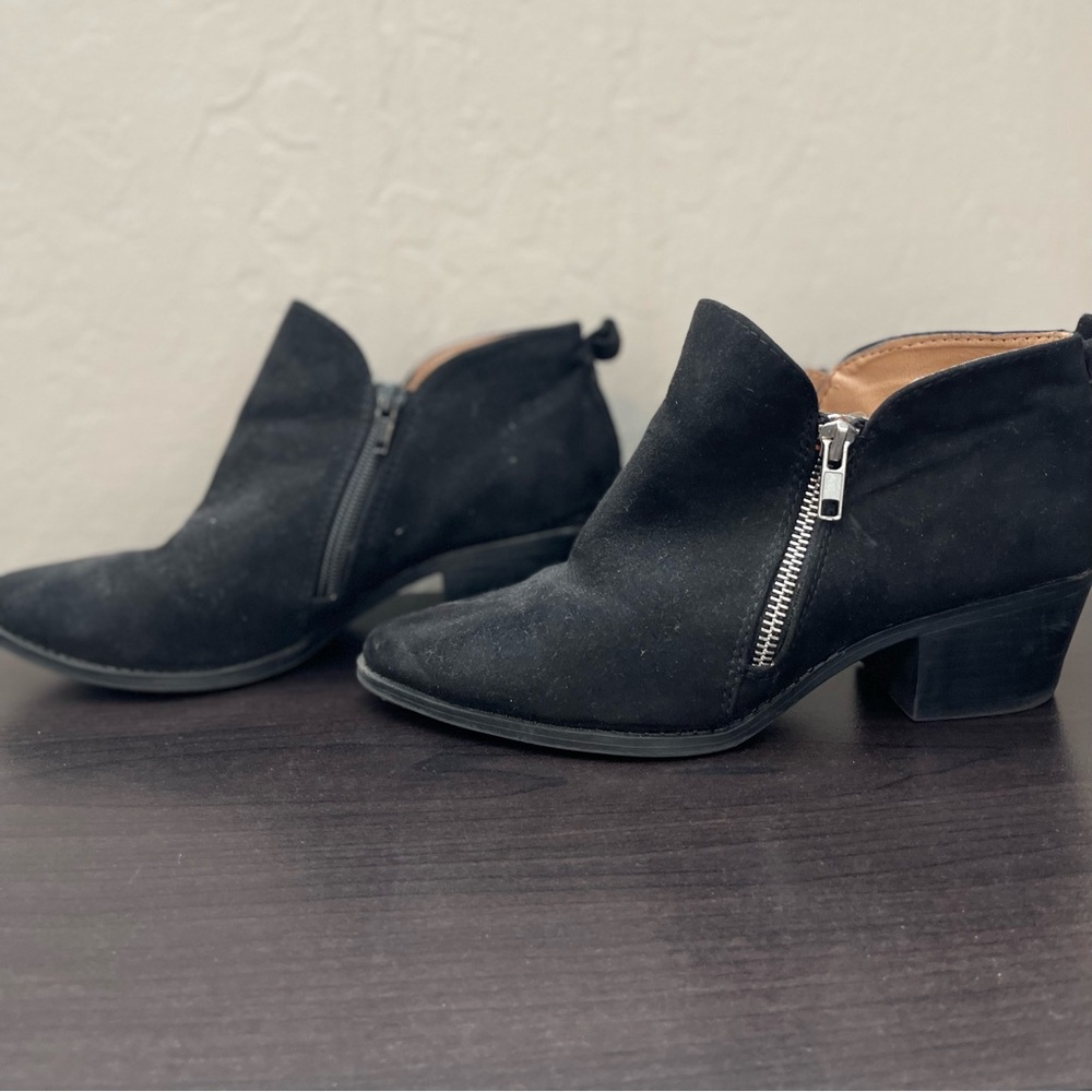 Black shoes size 7